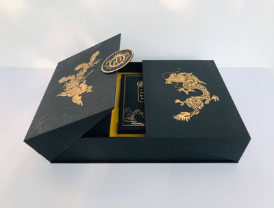 in hộp cứng cánh bướm