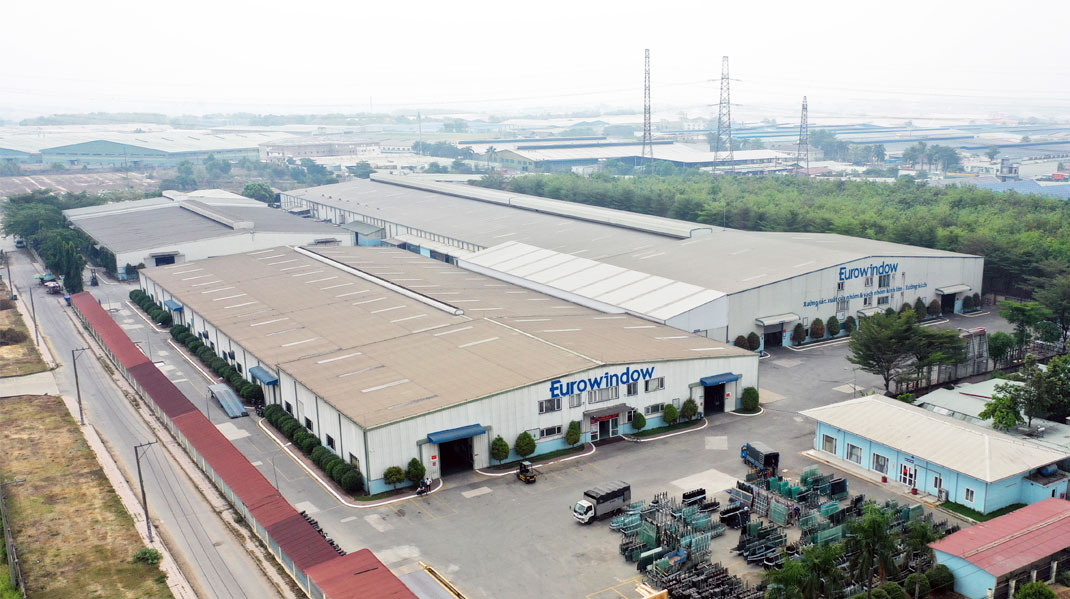 Chụp ảnh nhà máy