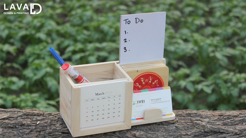 Thiết kế lịch gỗ để bàn